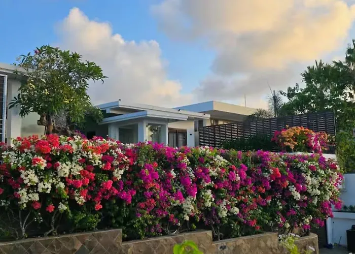Villa Mahita Garden 3 Bedroom With Amazing View *